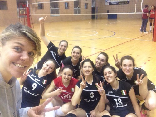 cusudine volleyf selfie